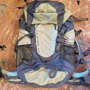 North Face W Terra 40 Backpacking Backpack